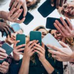 Pourquoi on compare sa vie à celle des autres en ligne