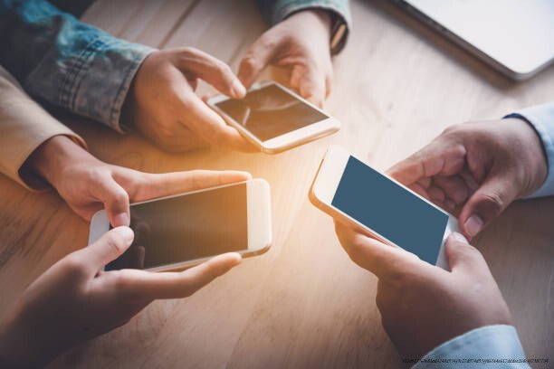 SMARTPHONE : COMMENT RÉDUIRE SON EMPREINTE NUMÉRIQUE SANS SE PRIVER