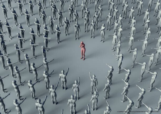 POURQUOI NOUS AVONS PEUR DU JUGEMENT DES AUTRES ET COMMENT S’EN LIBÉRER 🔥