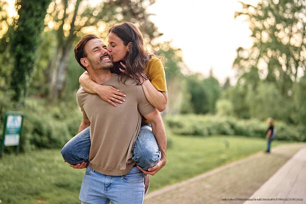 LA SCIENCE DE L’ATTRACTION : CE QUI NOUS ATTIRE VRAIMENT CHEZ L’AUTRE 🔥
