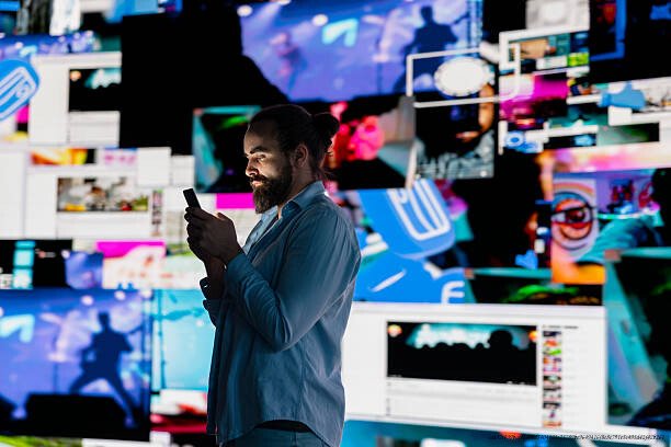 DOOMSCROLLING : 3 TECHNIQUES POUR REPRENDRE LE CONTRÔLE DE SON TEMPS 🔥