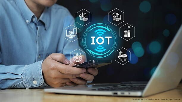 LE BUSINESS DU FUTUR : CES TECHNOLOGIES QUI VONT TOUT CHANGER 3 L'Internet des objets (IoT) et son influence sur les modèles commerciaux