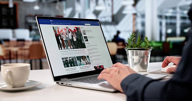 MÉDIA ET PROPAGANDE : COMMENT ANALYSER UNE INFORMATION COMPLEXE 3 Rôle des Émetteurs et des Récepteurs