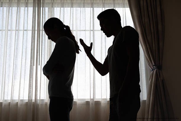 MANIPULATION MENTALE : COMMENT RECONNAÎTRE QUELQU’UN QUI VOUS MANIPULE 🔥