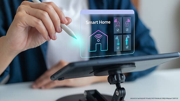 DOMOTIQUE : LES GADGETS UTILES POUR AMÉLIORER SON ESPACE DE TRAVAIL 🔥