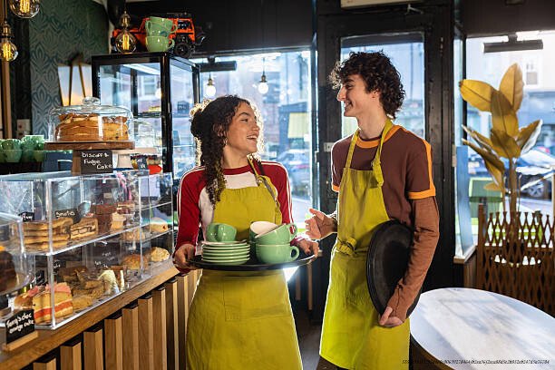 LES DROITS DES JEUNES : TRAVAIL, HARCÈLEMENT, DISCRIMINATION