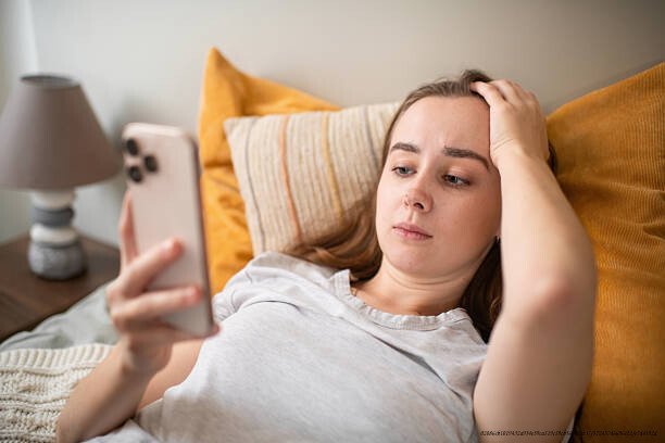 DÉSINFORMATION : RECONNAÎTRE LES MANIPULATIONS (IMAGES, TITRES, CHIFFRES) 3 Titres Accrocheurs : L'Art de la Désinformation