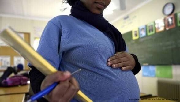 COMMENT ÉVITER DE TOMBER ENCEINTE À 16 ANS : CONSEILS PRATIQUES 🔥