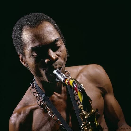 COMMENT LA MUSIQUE AFROBEAT EST DEVENUE UN PHÉNOMÈNE MONDIAL 🔥
