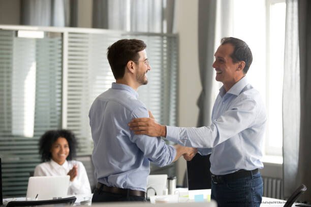COMMENT OBTENIR UNE PROMOTION SANS FAIRE DE LA POLITIQUE AU BUREAU