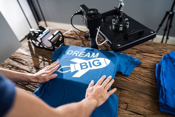 PRINT ON DEMAND : LE GUIDE POUR CRÉER SA MARQUE DE VÊTEMENTS 3 Sélection des Fournisseurs de Print on Demand