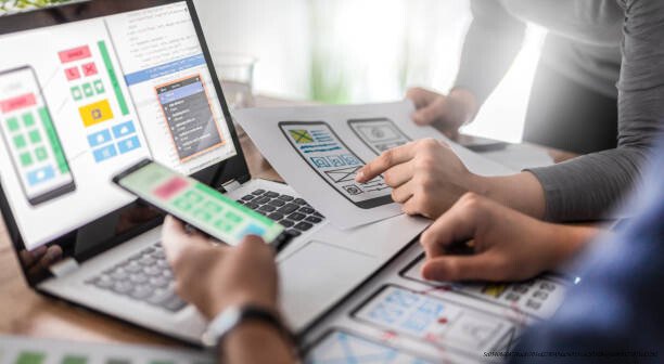 COMPRENDRE LA DIFFÉRENCE ENTRE UI ET UX DESIGN EN 5 EXEMPLES 2 Navigation dans une application mobile