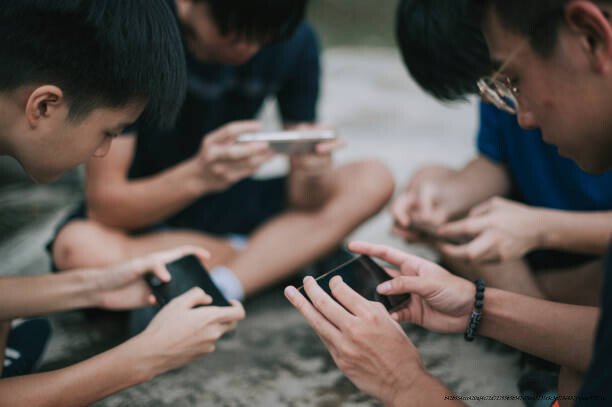 COMMENT LES JEUX VIDÉO PEUVENT ENSEIGNER MIEUX QUE CERTAINS PROFESSEURS 4 Les limitations de l'enseignement traditionnel