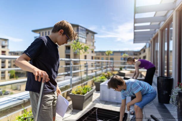 GENTRIFICATION : QUAND LES VILLES CHASSENT LEURS PROPRES HABITANTS 4 Résistance et initiatives communautaires