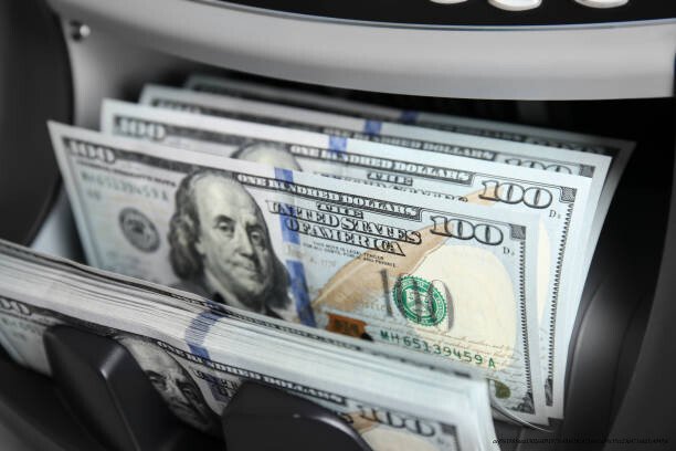 POURQUOI LE DOLLAR AMÉRICAIN RESTE LA MONNAIE LA PLUS PUISSANTE DU MONDE