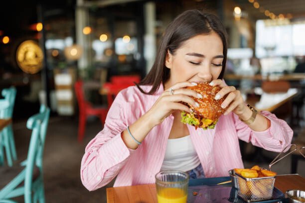 COMMENT L'INDUSTRIE AGROALIMENTAIRE NOUS REND ACCROS À LA MALBOUFFE 6 positif tant au niveau individuel que collectif