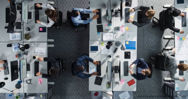 LE TRAVAIL EN 2050 : SEMAINE DE 3 JOURS ET REVENU UNIVERSEL