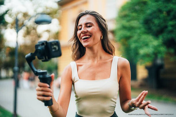 COMMENT COLLABORER AVEC DES MICRO-INFLUENCEURS SANS GROS BUDGET 2 Collaborer avec des micro-influenceurs