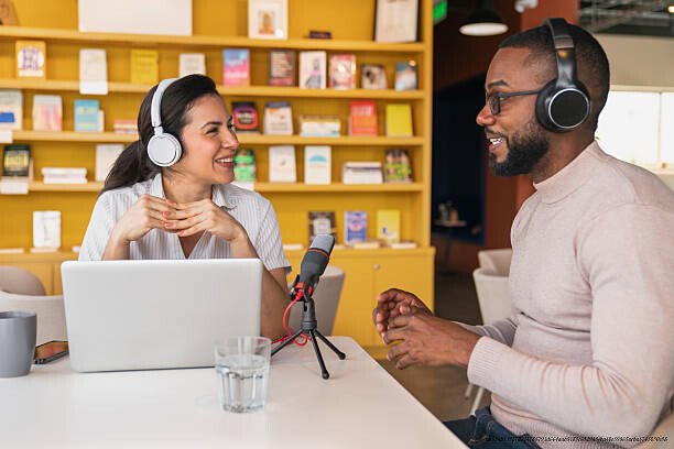 PODCAST : LE MÉDIA QUI A TOUT CHANGÉ DANS LA FAÇON DE CONSOMMER L'INFO 6 engageant d’atteindre un public