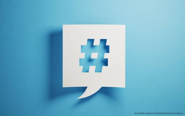 PINTEREST POUR LES BLOGUEURS : LE GUIDE POUR BOOSTER SON TRAFIC 4 Utiliser les hashtags et les descriptions
