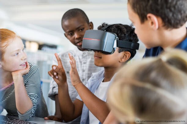 LES ÉCOLES DU FUTUR : FINI LES SALLES DE CLASSE TRADITIONNELLES 🔥
