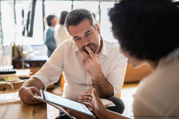 ÉCOUTE ACTIVE : COMMENT AMÉLIORER SES RELATIONS PROFESSIONNELLES 🔥