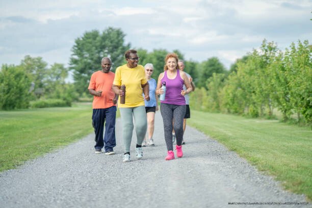 MARCHE RAPIDE ET SANTÉ : LES BIENFAITS SOUS-ESTIMÉS DE 30 MINUTES PAR JOUR 5 Conseils pour maximiser les bienfaits de la marche rapide