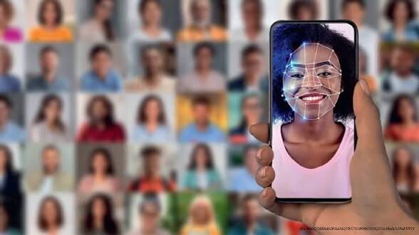 LA DISCRIMINATION PAR L'IA : QUAND LES ALGORITHMES SONT RACISTES ET SEXISTES 6 perspectives d'avenir