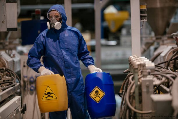 COMMENT L'IA PEUT ÊTRE UTILISÉE POUR CRÉER DES ARMES BIOLOGIQUES SANS LABORATOIRE 6 La nécessité d'un dialogue mondial