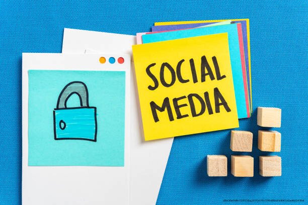 COMMENT CONFIGURER LES PARAMÈTRES DE CONFIDENTIALITÉ DE SES COMPTES SOCIAUX 5 Meilleures pratiques pour maintenir la confidentialité sur les réseaux sociaux