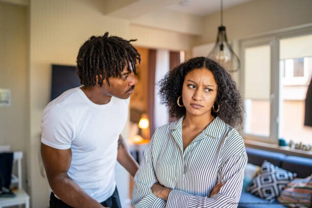 CES 8 SIGNES QUI MONTRENT QUE VOTRE MARIAGE EST EN DANGER 5 Sentiment de solitude dans la relation