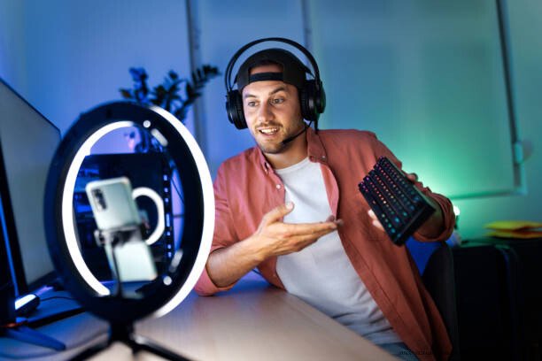 COMMENT LES INFLUENCEURS ONT REMPLACÉ LES JOURNALISTES DANS LA VIE DES JEUNES 4 Les dangers de cette tendance