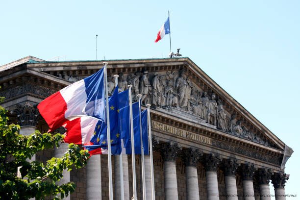 POURQUOI CERTAINS PEUPLES S'EN SORTENT MIEUX QUE D'AUTRES APRÈS UNE CATASTROPHE NATIONALE 3 gouvernements et des institutions
