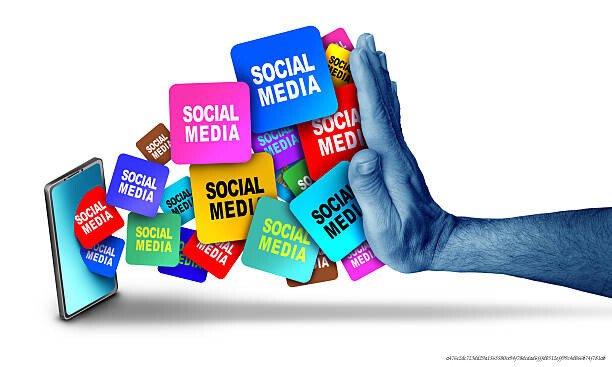 COMMENT LES RÉSEAUX SOCIAUX SONT DEVENUS DES OUTILS DE SURVEILLANCE ET DE CONTRÔLE 5 Les alternatives aux réseaux sociaux