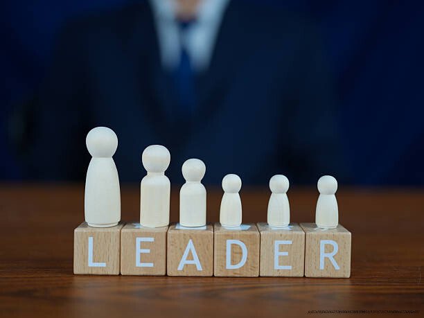 COMMENT LES LEADERS CHARISMATIQUES MANIPULENT LES FOULES AVEC DES TECHNIQUES PRÉCISES 5 Les risques d'une manipulation excessive