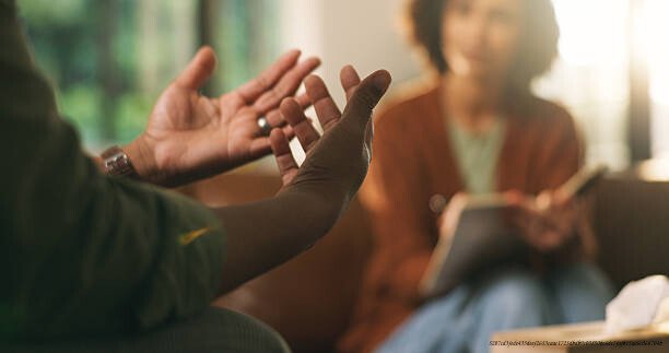 COMMENT DISTINGUER UNE TRISTESSE PASSAGÈRE D'UNE VRAIE DÉPRESSION CLINIQUE 4 Quand consulter un professionnel