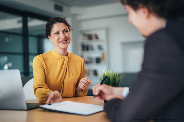 COMMENT APPRENDRE À FIDÉLISER LES CLIENTS EN 7 ÉTAPES 4 Solliciter et agir sur les retours clients