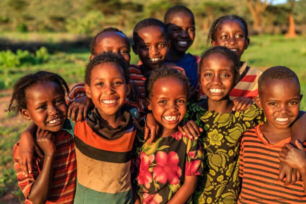 POURQUOI LES JEUNES AFRICAINS CRÉENT UNE NOUVELLE IDENTITÉ CULTURELLE MONDIALE 2 Les jeunes africains créent
