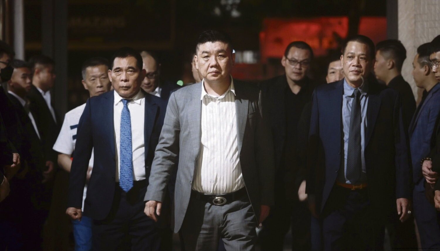 L'INFILTRATION SILENCIEUSE DES TRIADES CHINOISES DANS L'ÉCONOMIE MONDIALE 4 L'Infiltration Silencieuse