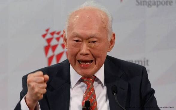 L'ÉVOLUTION DE SINGAPOUR : D'UN PAYS PAUVRE À LA RÉFÉRENCE MONDIALE EN ÉDUCATION EN 5 DÉCENNIES 2 L’évolution de Singapour