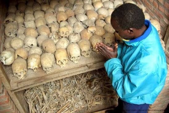 LA PSYCHOLOGIE DU GÉNOCIDE : COMPRENDRE LA TRANSFORMATION DES VOISINS EN BOURREAUX 6 vers une meilleure compréhension