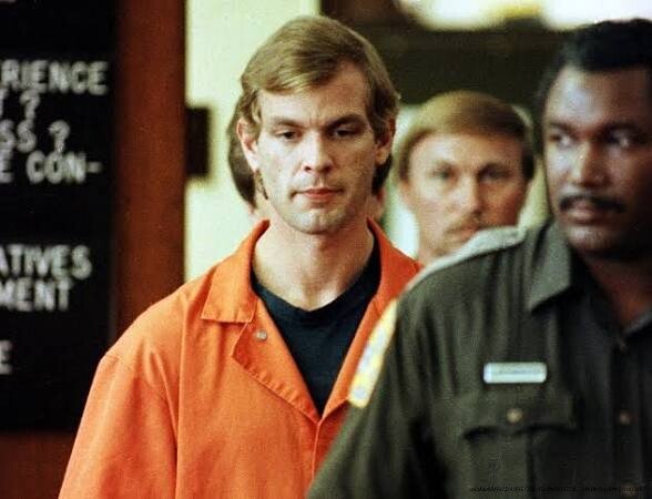 LES TÉNÈBRES DE L'ESPRIT : EXPLORATION DES SERIAL KILLERS LES PLUS TERRIFIANTS DE L'HISTOIRE 4 Les Mythes et Réalités autour des Serial Killers