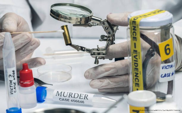L'IMPACT DE LA SCIENCE FORENSIQUE SUR LA RÉSOLUTION DES CRIMES AU COURS DES 20 DERNIÈRES ANNÉES 4 Les défis éthiques et juridiques