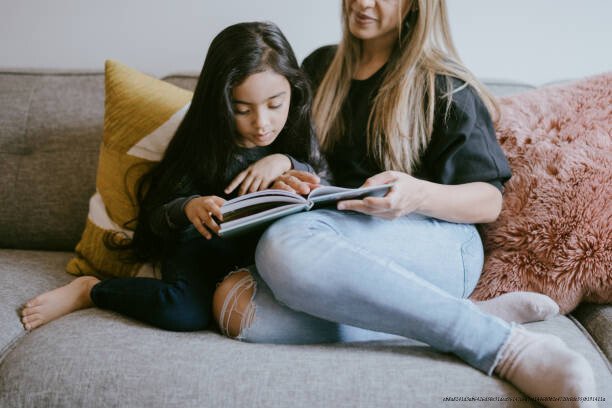 COMMENT DISCUTER DE LA MORT AVEC UN ENFANT : APPROCHE SENSIBLE ET HONNÊTE 3 Utiliser des Livres et des Histoires