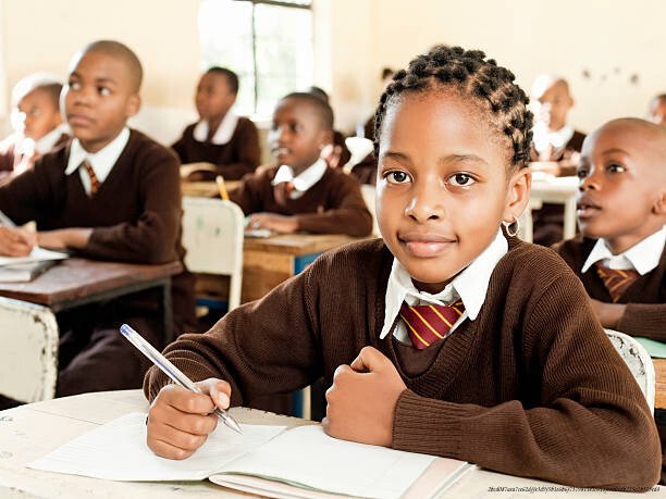COMMENT L'ÉCOLE AFRICAINE FAÇONNE DES DIPLÔMÉS SANS PENSÉE CRITIQUE 4 La crise de l'innovation