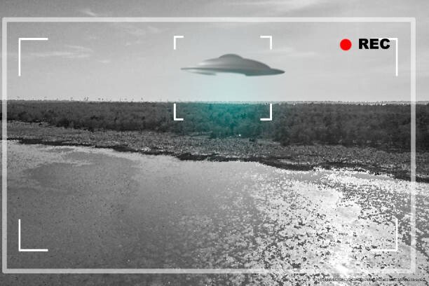 LES MYSTÈRES DES OVNIS : POURQUOI DES PILOTES MILITAIRES RÉTICENT À PARTAGER LEURS EXPÉRIENCES 4 Démystifier les OVNIS
