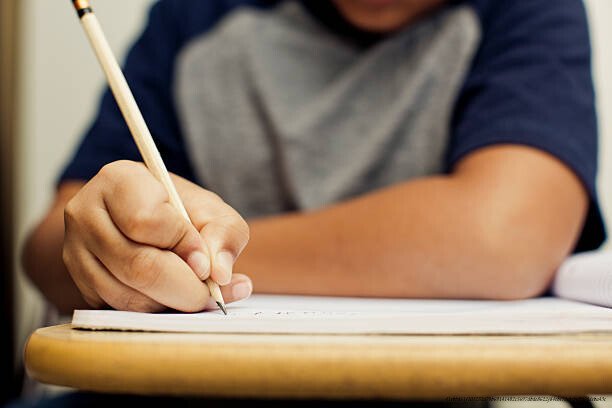 LES AVANTAGES DE LA PRISE DE NOTES MANUSCRITE DANS L'APPRENTISSAGE 4 Comparaison entre la prise de notes