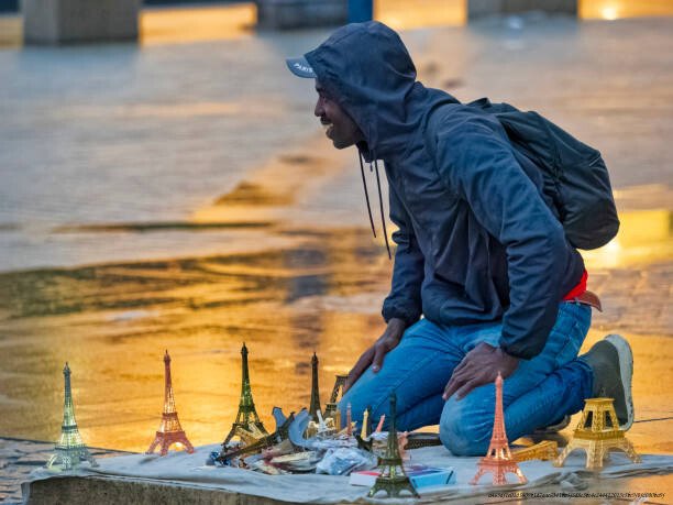 LE PRIX CACHÉ DE L’IMMIGRATION : LES TRAUMATISMES PSYCHOLOGIQUES QUE PERSONNE N’ÉVOQUE