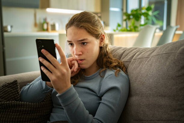 APPLICATIONS SECRÈTES ET DANGEREUSES POUR LES ENFANTS : CE QUE VOUS DEVEZ SAVOIR 3 Risques associés à ces applications