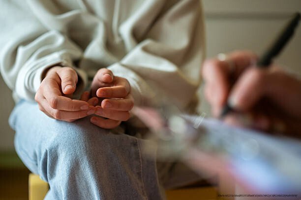 COMMENT DISTINGUER UNE TRISTESSE PASSAGÈRE D'UNE VRAIE DÉPRESSION CLINIQUE 4 Quand consulter un professionnel